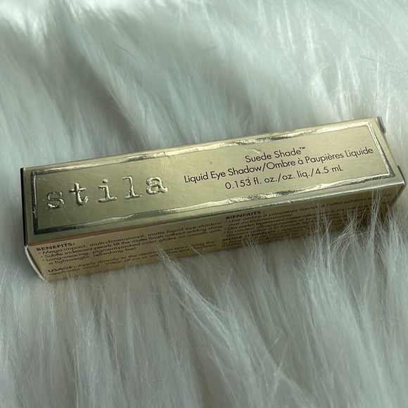 Stila: Suede Shade Liquid Eye Shadow Color midnight espresso. - Picture 5 of 6